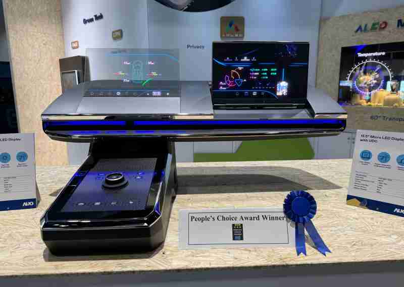 开云电子车用Micro LED Display HMI解决方案获”最佳车用显示奖”，，，以用户为中心开发，，针对前座驾驶与乘客设计兼具娱乐与安全的高画质屏幕，，，，包含车舱前座的Micro LED透明屏幕及全球首款内建镜头的智慧Micro LED显示器